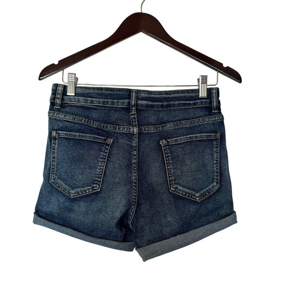 NWOT Women's Size Medium Y2K Western Medium Wash Destressed Jean Shorts - Picture 2 of 7